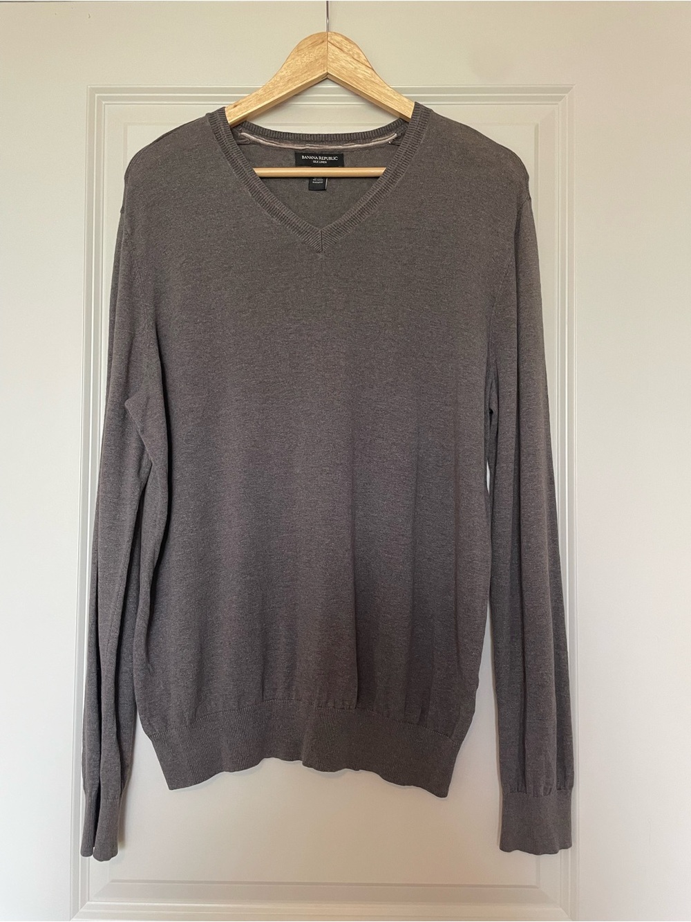Banana Republic Men's Gray V-Neck Sweater Silk Linen Blend